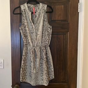 snake skin print grey short dress